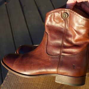 Frye Melissa Button Short 2 Redwood / Boots / Size 11